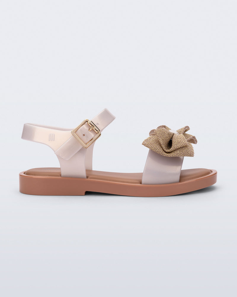 Side view of a pearly beige Mar Sweet kids sandal