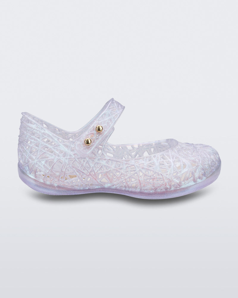 Side view of a pearly white Campana Zig Zag baby flat