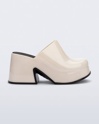 Product element, title Mia in Beige
price $119.00