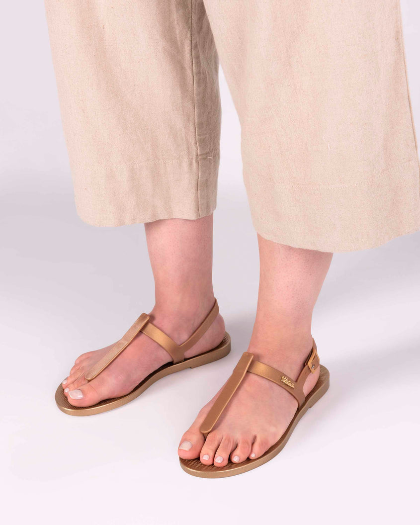 Melissa Sun Ventura Gold Metallic Product Image 2