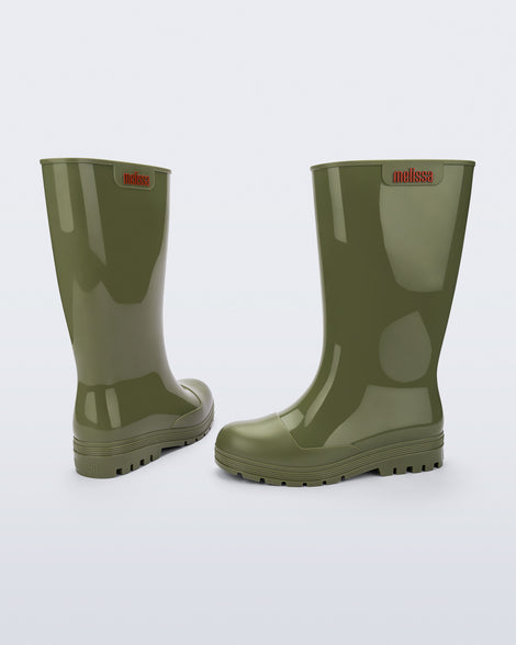 Back and angled view of a pair of army green Welly rain boots