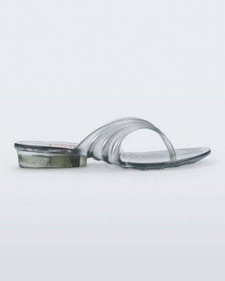 Side view of a silver Quantum Flip Flop