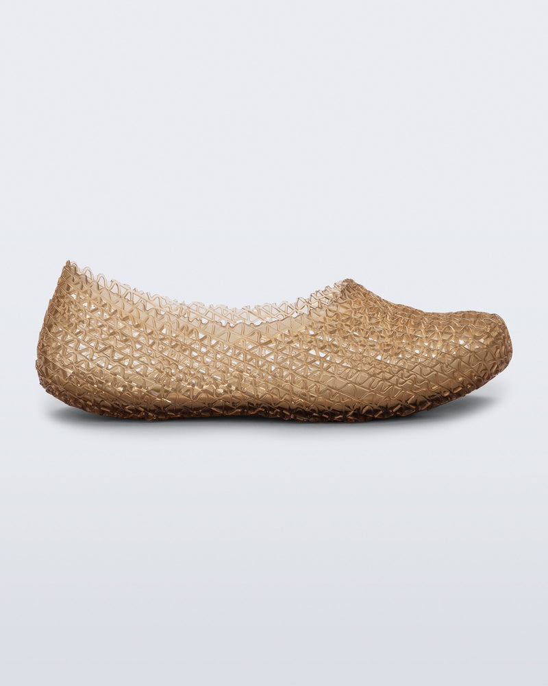 Side view of a clear beige Campana Papel Hug flat