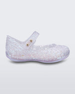 Side view of a pearly white Campana Zig Zag baby flat