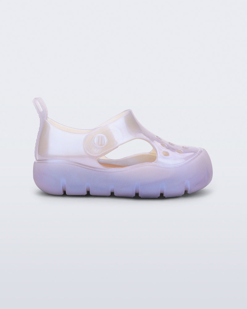 Side view of a pearly blue Bowie baby sandal.