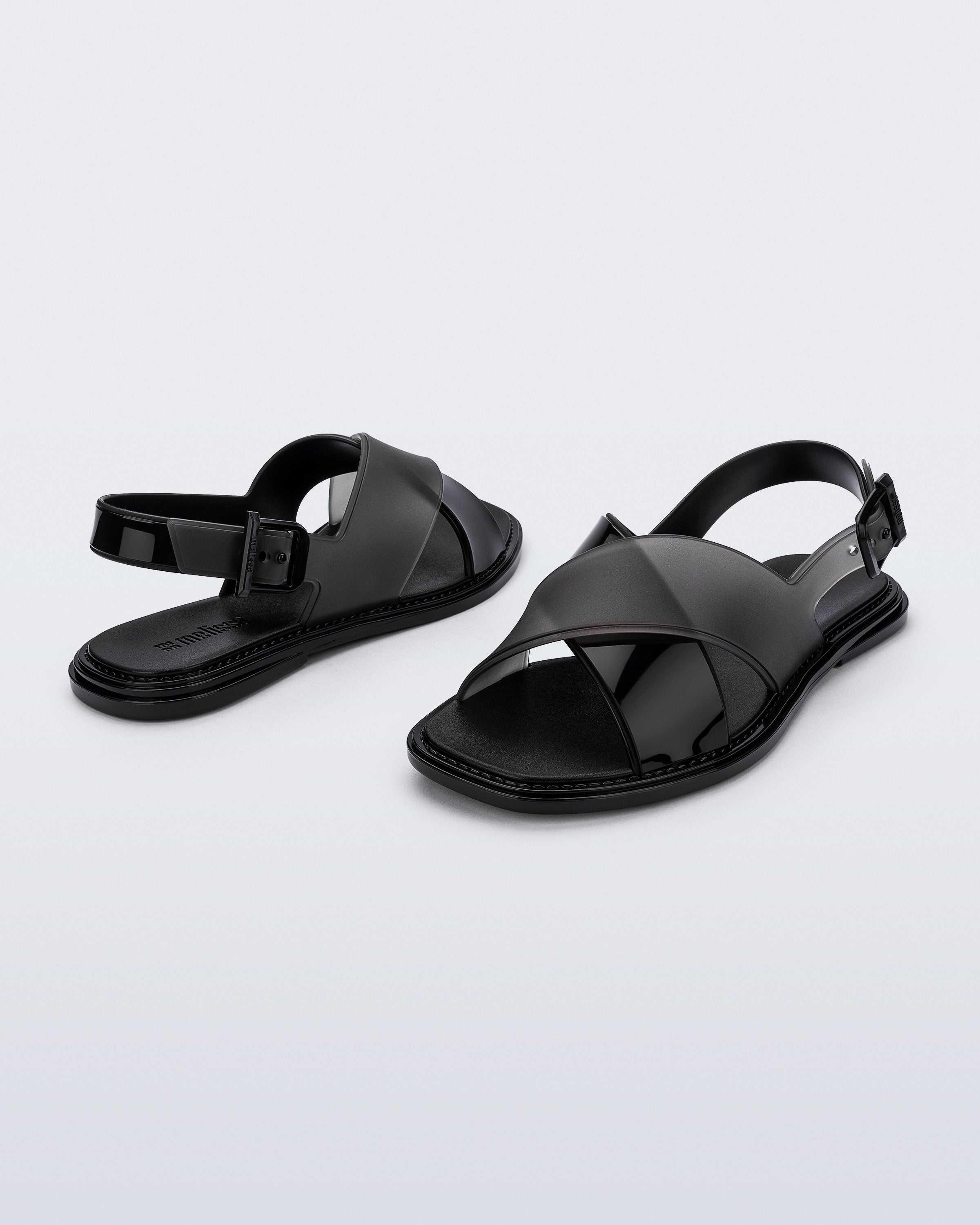 Flox Sandal in Black | Melissa Shoes US