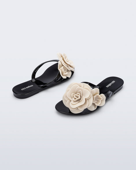 Harmonic Petals Flip Flop in Black/Beige for Kids | Mini Melissa