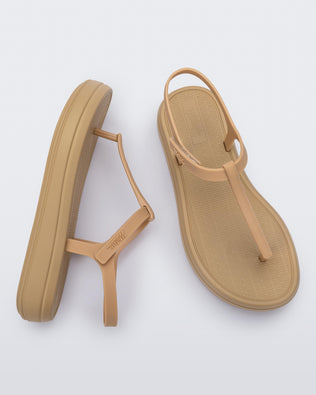 Top and side view of a pair of beige Sun Leme Platform sandals