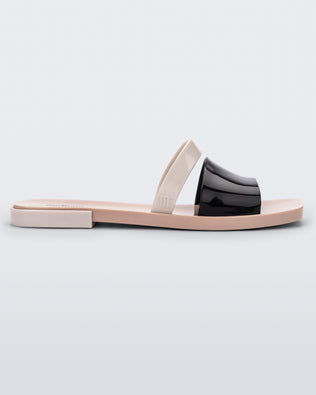 Product element, title Ivy in Beige/Black
 price $34.30