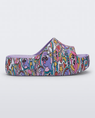 Side view of a lilac Hello Kitty + Friends Free Platform with Hello Kitty and Friends print