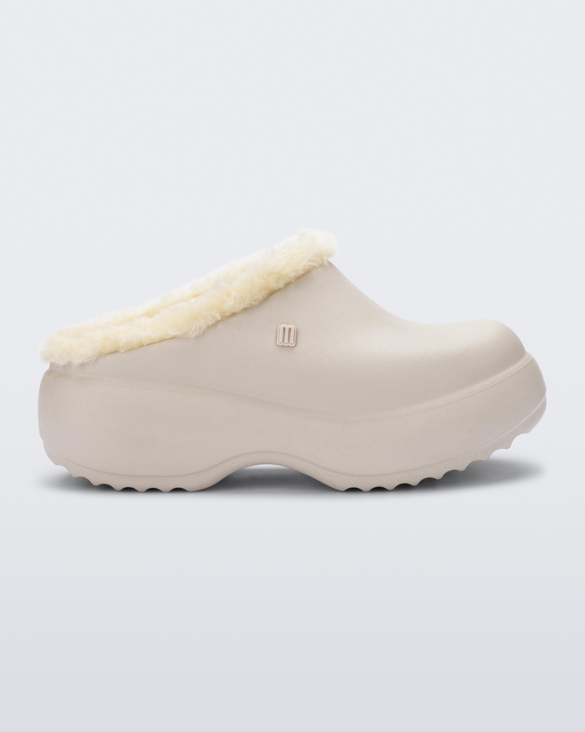 Free Clog Platform in Black | Melissa Shoes US