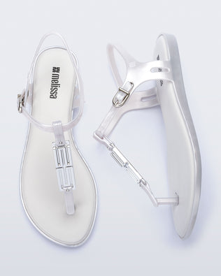Product element, title Solar M Chic in Pearly White
 price $35.40