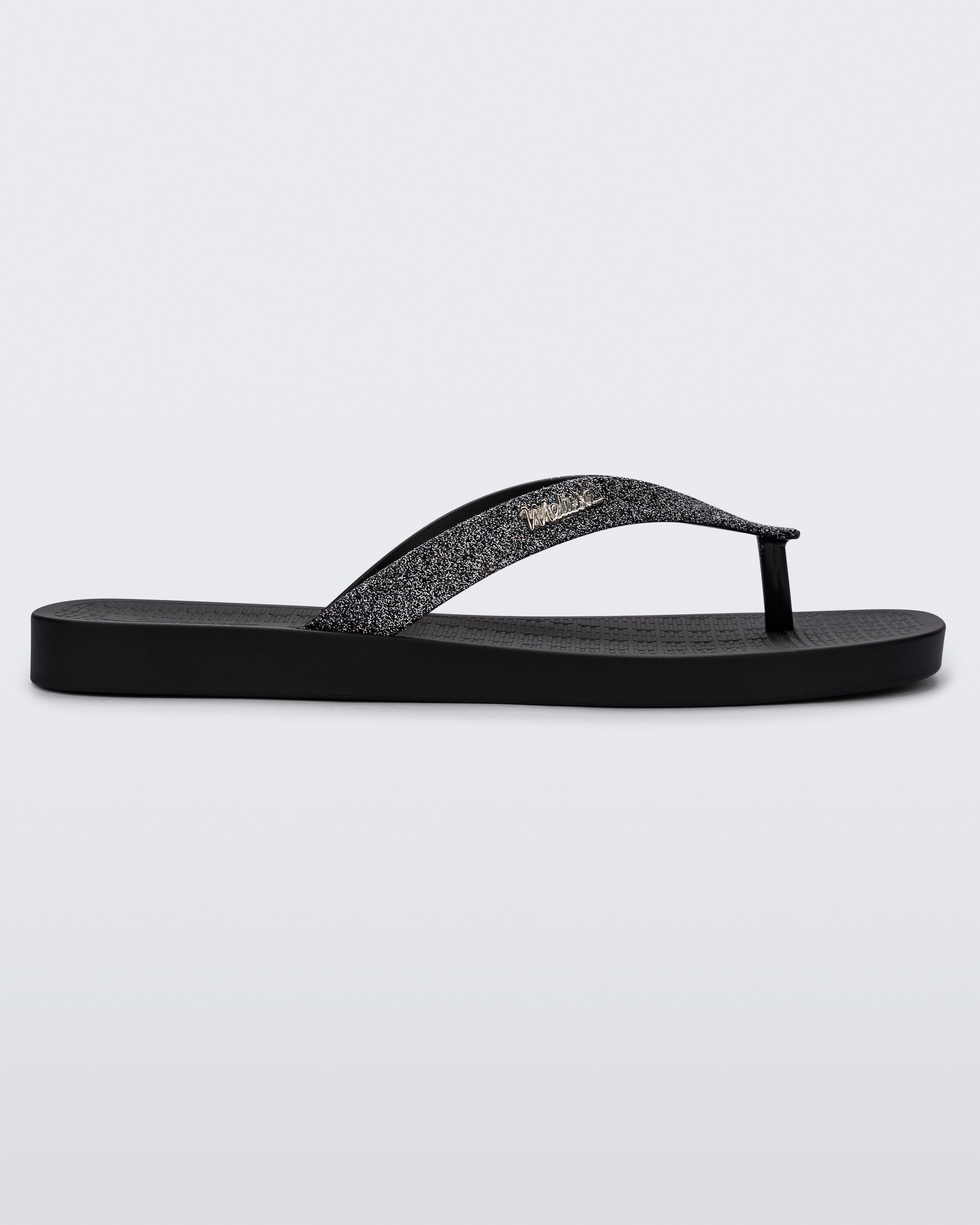 Cozy Flip Flop in Black | Melissa Shoes US