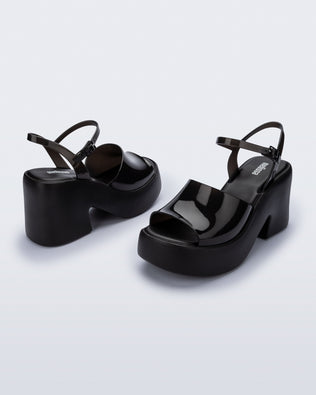 Product element, title Lina in Black
 price $119.00
