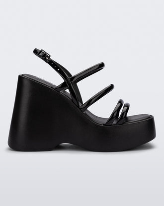 Product element, title Jessie in Black
 price $129.00