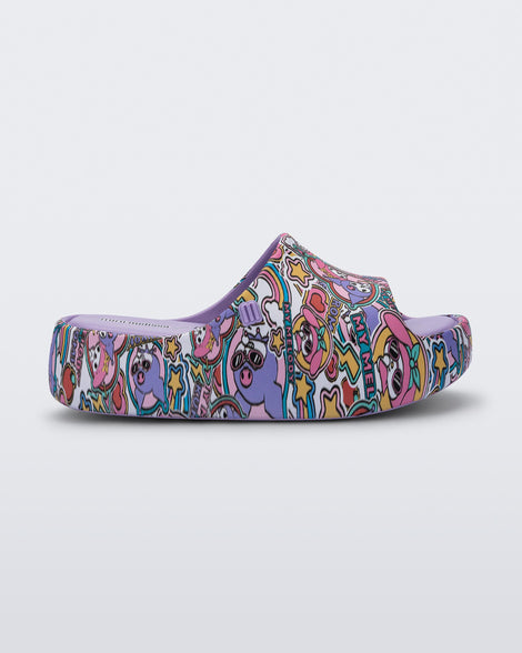 Side view of a lilac Free Platform slides + Hello Kitty and Friends kids sandals with Hello Kitty and Friends print