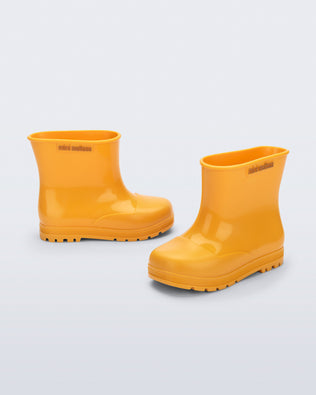 Product element, title Welly in Orange
 price $65.00