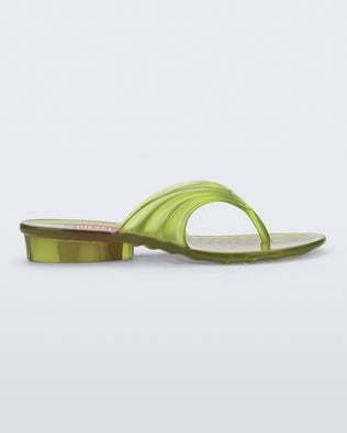 Side view of a clear yellow Quantum Flip Flop