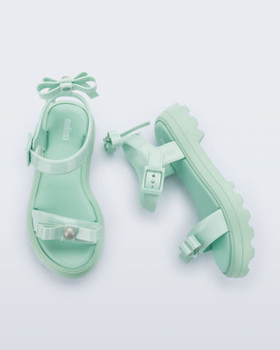Product element, title Town Bow in Green
 price $59.40