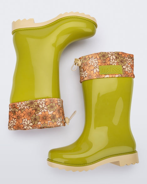 Top view of a pair of green Rain Boots kids