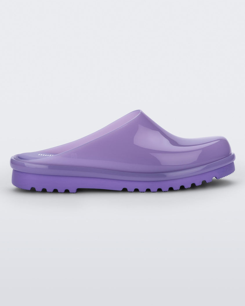 Side view of a lilac Melissa Smart Clog.